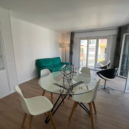 Well-located With Terrace And Balcony Apartman